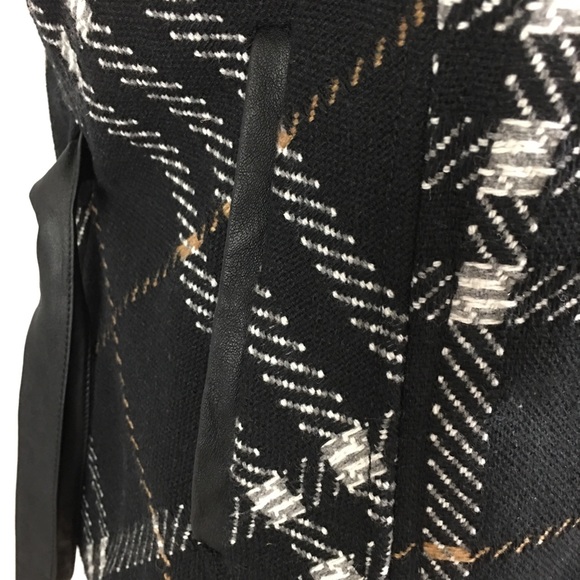 CAbi Women’s Grid Vest Black Plaid Moto Pockets S - Picture 4 of 8